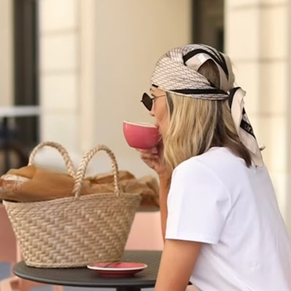 Meet your Posher, Michelle - Picture 1 of 1